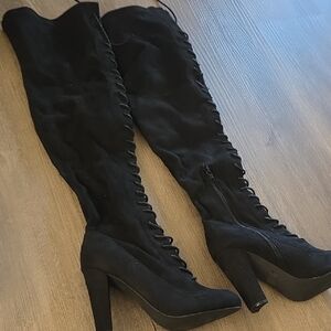 Chic Black Lace-Up Women's Boots